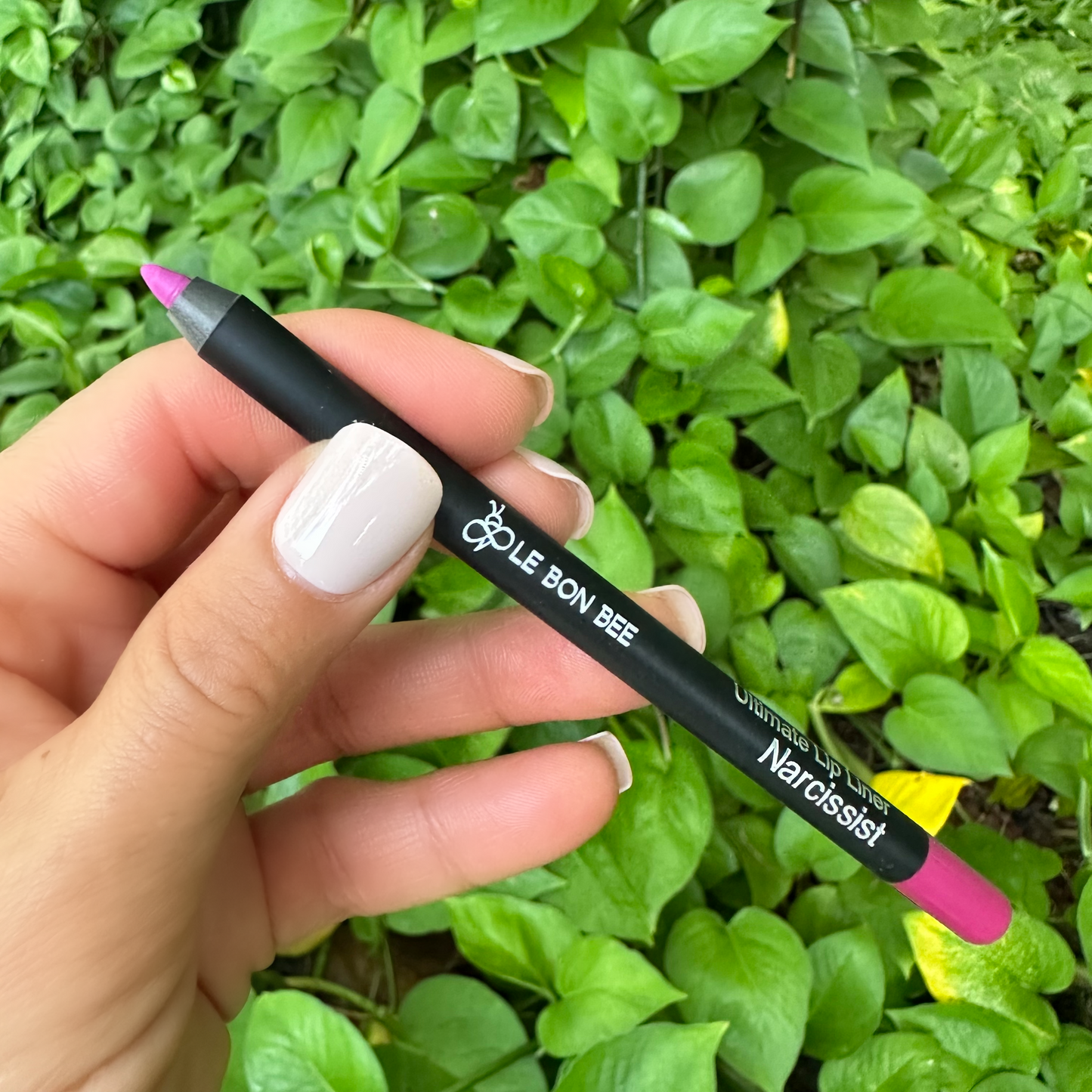 ultimate lip liner - violeta "narcissist"